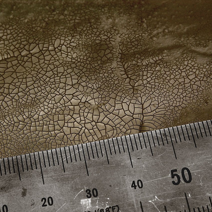 AK Interactive Diorama :DARK & DRY CRACKLE EFFECTS - 100ml (Acrylic)