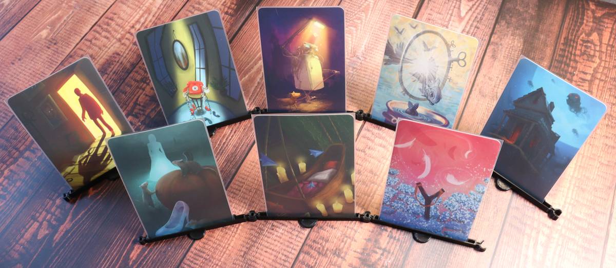 Dixit Paquet de 8 pcs de présentoir pour cartes de jeu - biseauté + extensible